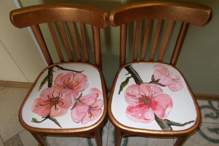Vieilles chaises - décor, comment mettre à jour (photo)
