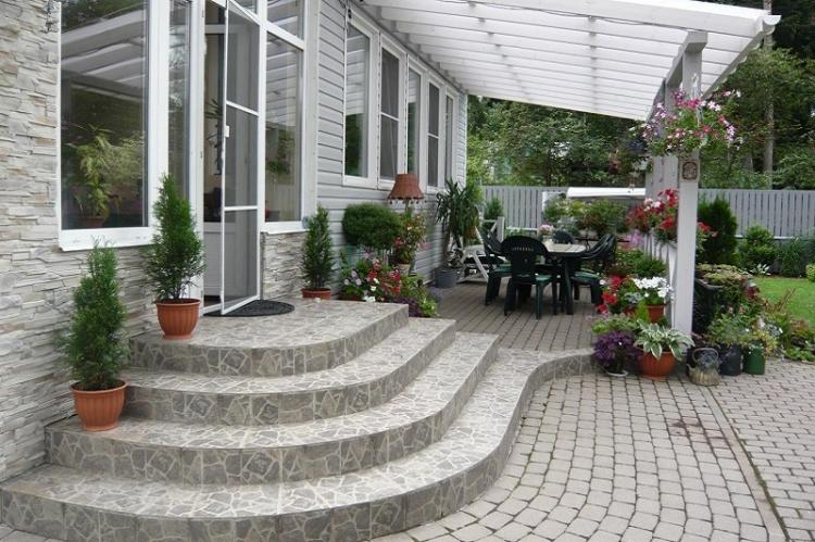 Comment décorer le porche d'une maison privée - Porche en béton