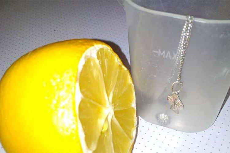 Huile d'olive - Comment nettoyer une chaîne en argent à la maison