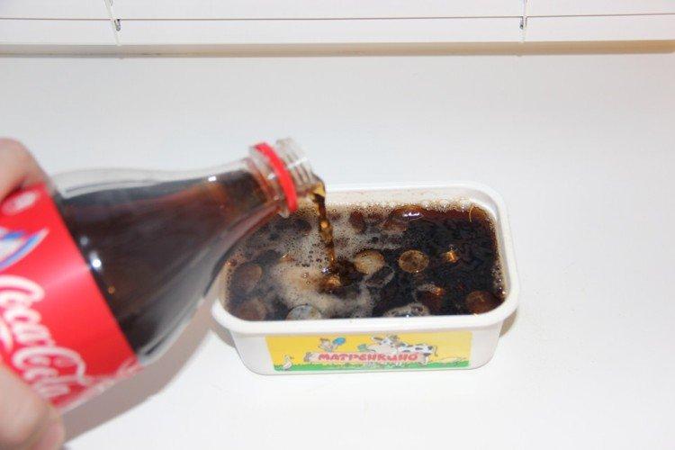 Soda - Comment nettoyer une chaîne en argent à la maison