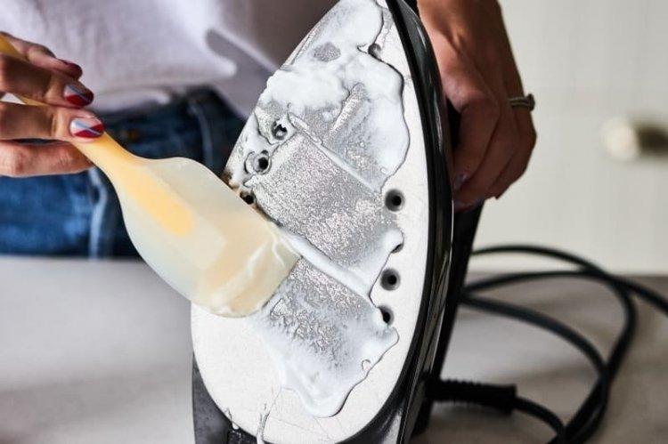Comment nettoyer un fer à repasser du bicarbonate de soude à la maison