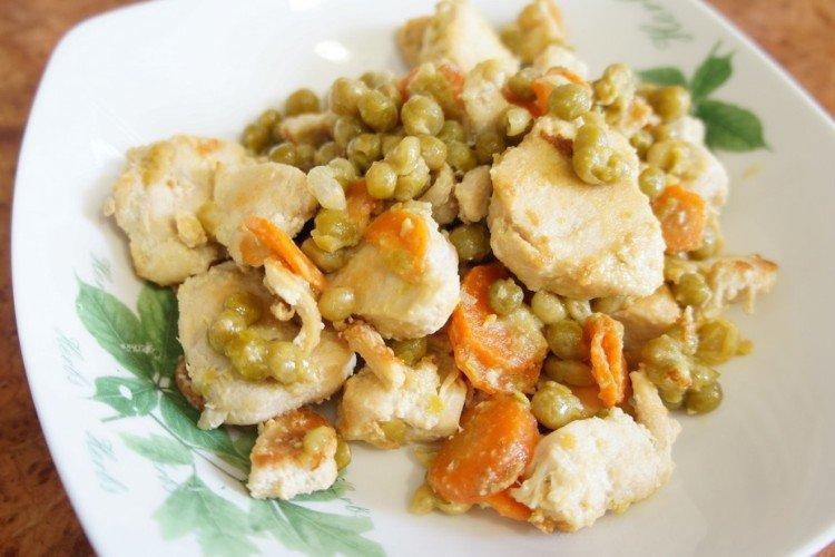 Poulet aux petits pois - Comment faire cuire du poulet pour les recettes du Nouvel An
