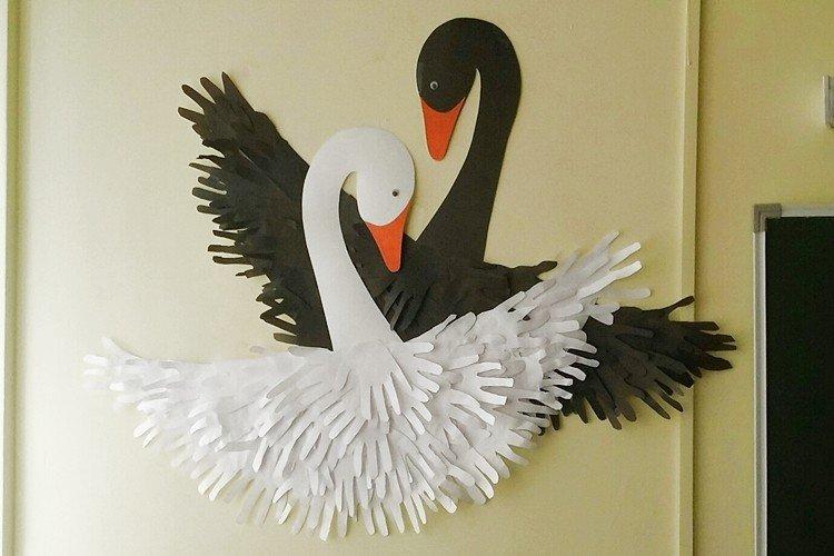 Cygne à main en papier pour enfants - comment faire