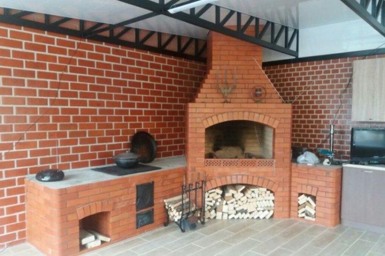 Barbecue fixe à faire soi-même en briques