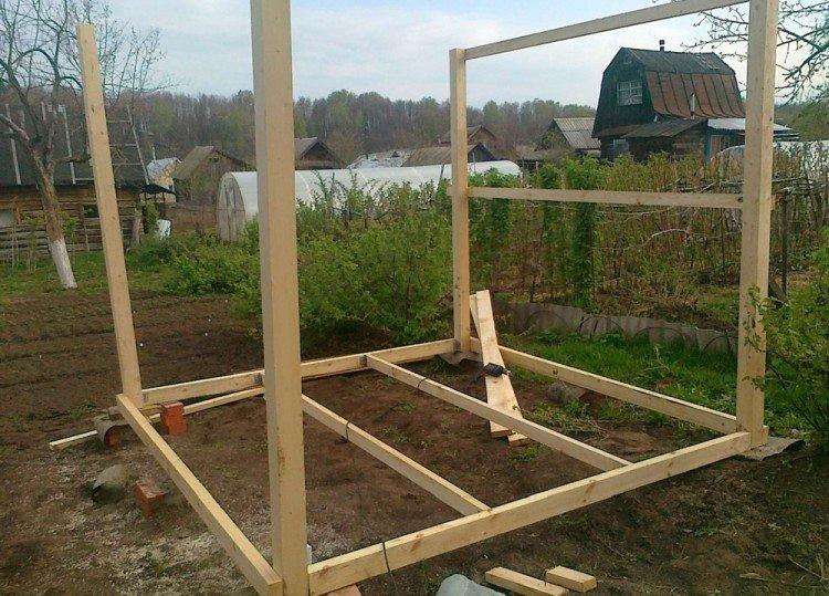 Installation du cadre - Étapes de la construction d'un gazebo de vos propres mains