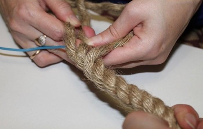 Cacher les fils avec des fils et des cordes - comment cacher les fils du téléviseur
