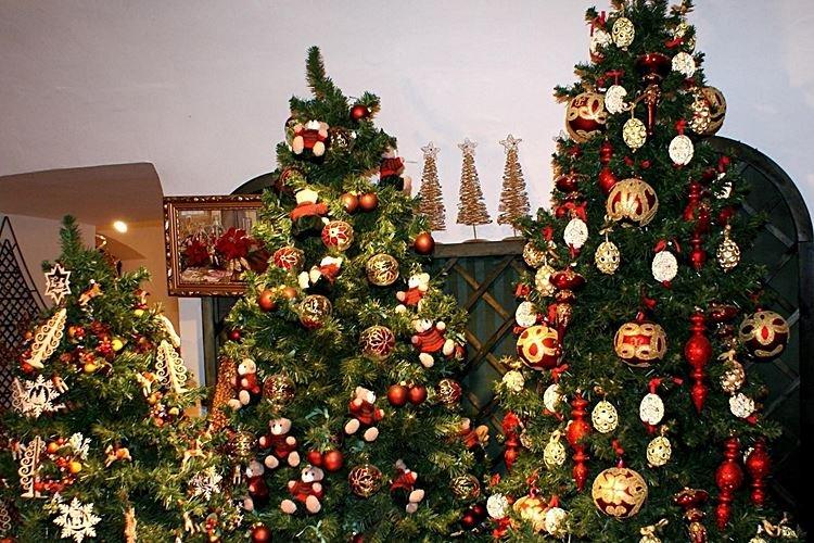 Comment décorer un sapin de Noël pour le Nouvel An 2021 - photos et idées