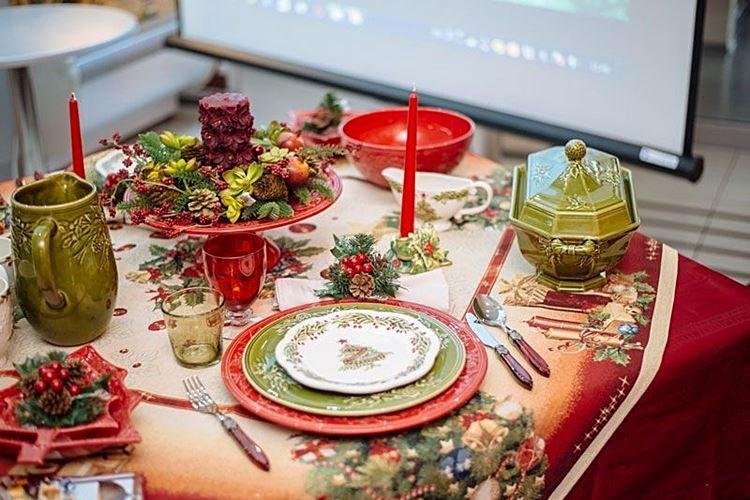 Comment décorer une table pour le Nouvel An 2021 - photos et idées