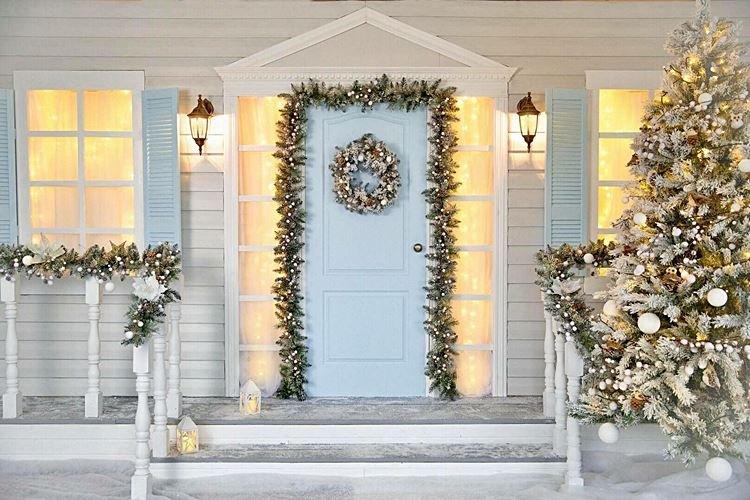 Comment décorer la porte d'entrée pour le Nouvel An - photos et idées