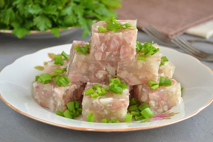 Comment faire cuire de la viande en gelée dans une mijoteuse - recettes