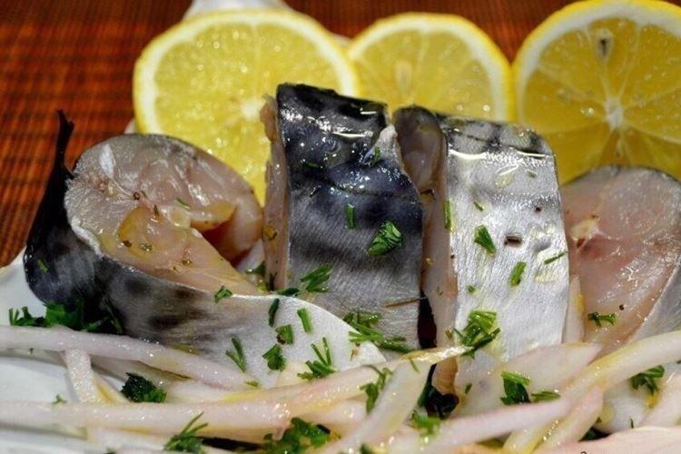 Maquereau en saumure épicée - comment mariner à la maison