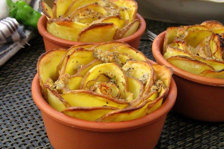 Pommes de terre au four avec pétales - recettes