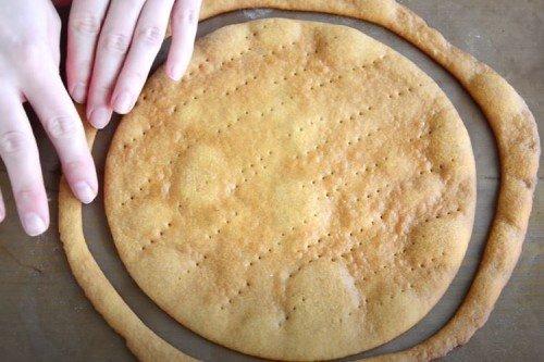 Gâteau au miel classique avec deux types de crème - recette étape par étape