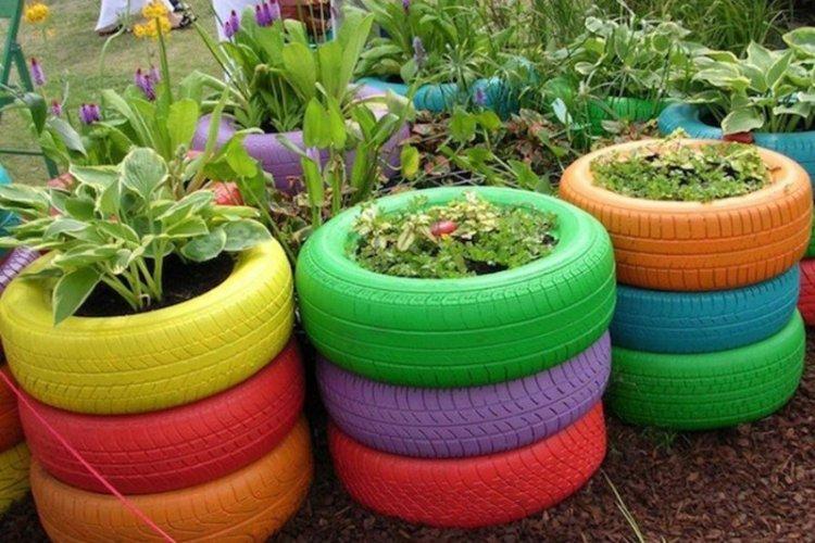 Parterres de fleurs de pneus de bricolage
