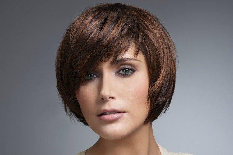 Aurora - Coupes de cheveux courtes pour les femmes après 50 ans