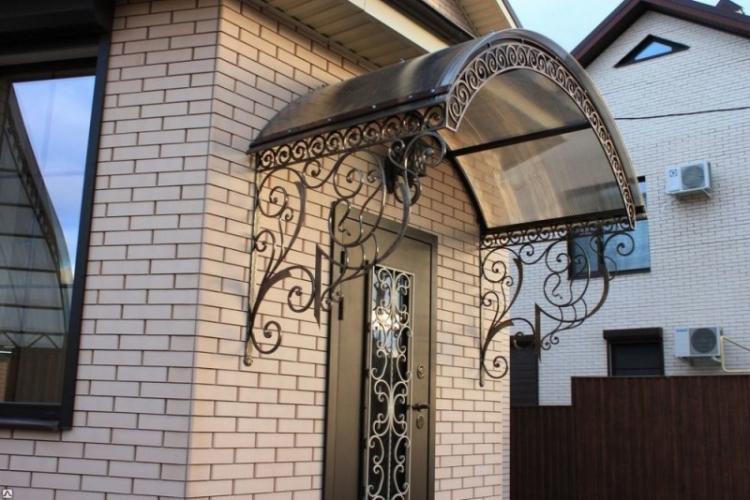 Visière à faire soi-même au-dessus du porche - idées de photos