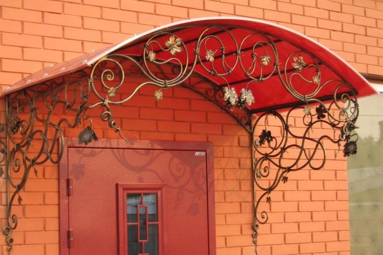 Visière à faire soi-même au-dessus du porche - idées de photos