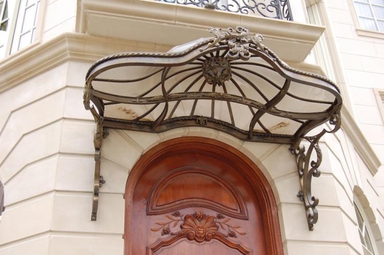 Visière à faire soi-même au-dessus du porche - idées de photos