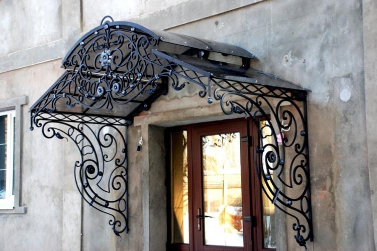 Visière à faire soi-même au-dessus du porche - idées de photos