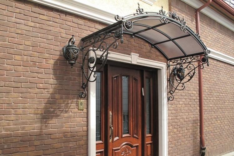 Visière à faire soi-même au-dessus du porche - idées de photos