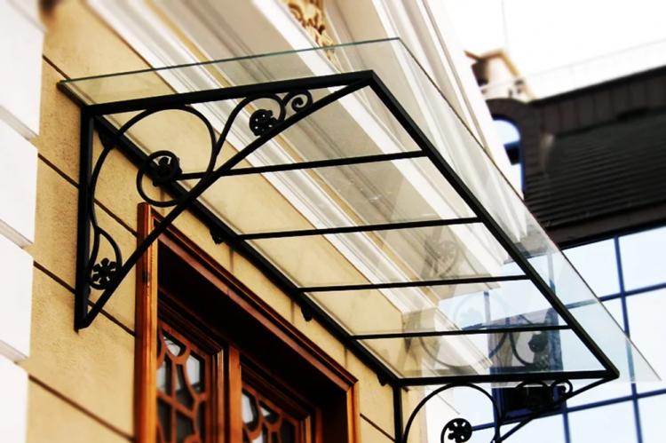 Visière à faire soi-même au-dessus du porche - idées de photos