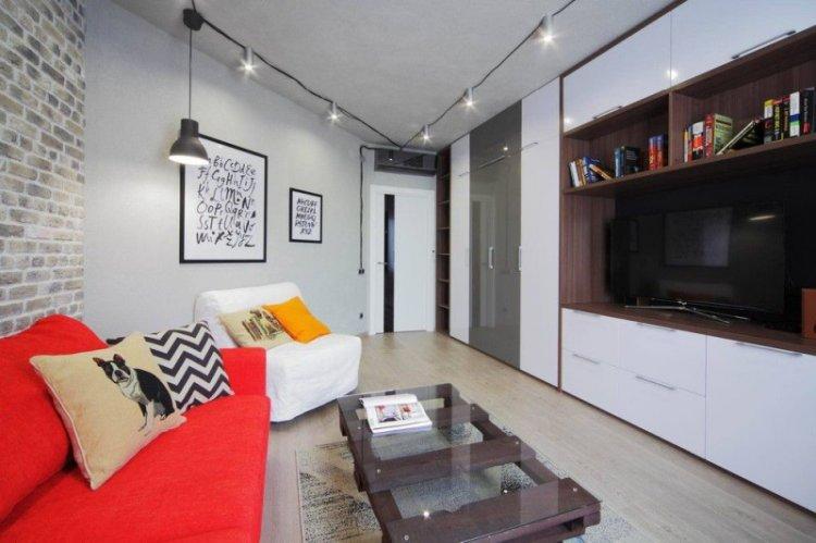 Rouge avec gris - La combinaison de couleurs à l'intérieur