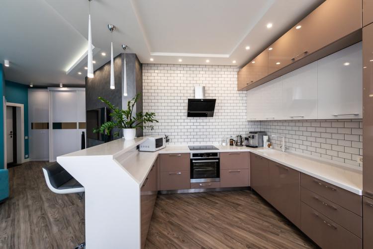 Turquoise Breeze cuisine-salon - design d'intérieur