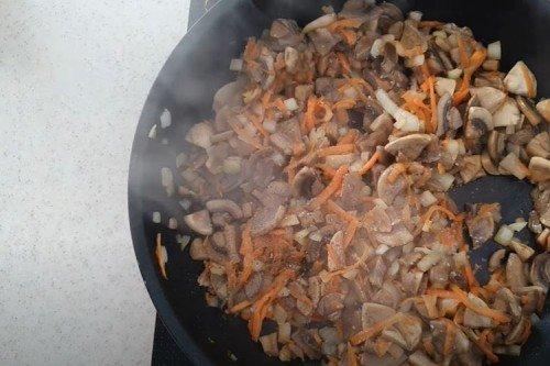 Poulet multicouche avec plusieurs types de garniture - recette étape par étape