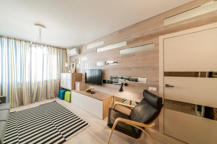 Stratifié sur le mur du salon - photo