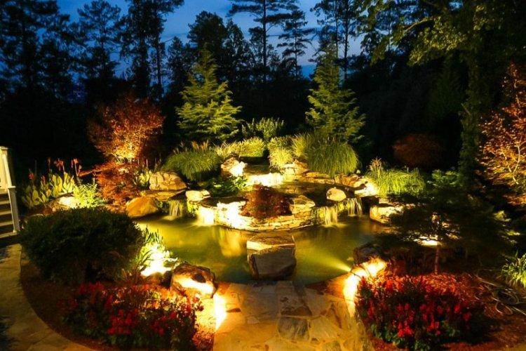 Éclairage - Aménagement paysager de la zone suburbaine photo