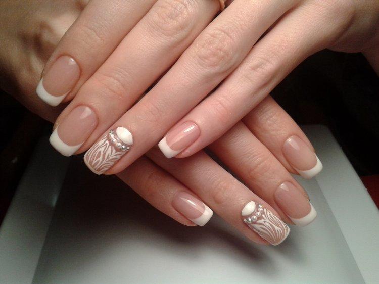 Manucure de mariage d'été 2020