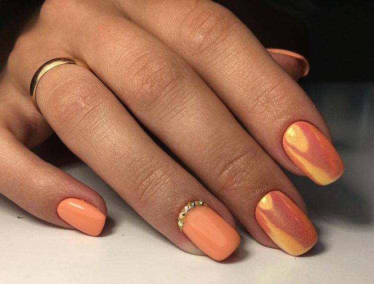 Manucure d'été 2020 avec rub