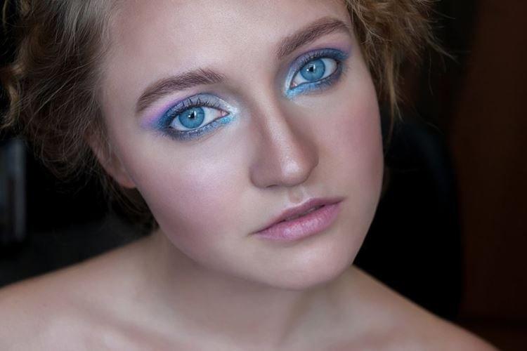 Ombre à paupières - Erreurs de maquillage pour les yeux bleus