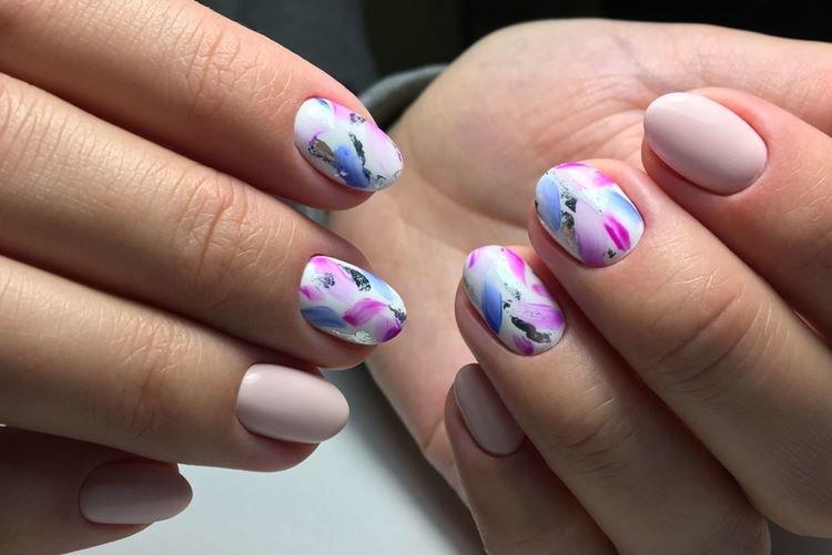 Géométrie, points et traits - Manucure à la mode 2020