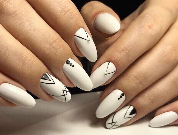 Géométrie, points et traits - Manucure à la mode 2020