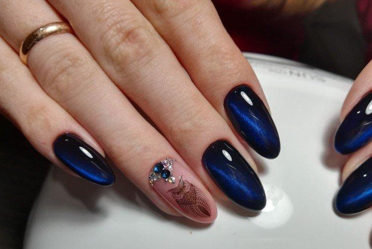 Cat's Eye - Manucure 2021