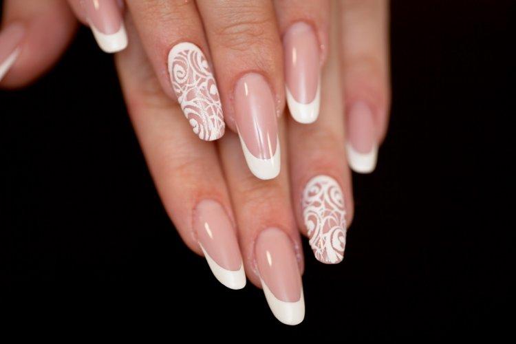 Mariage français 2020 - photo manucure