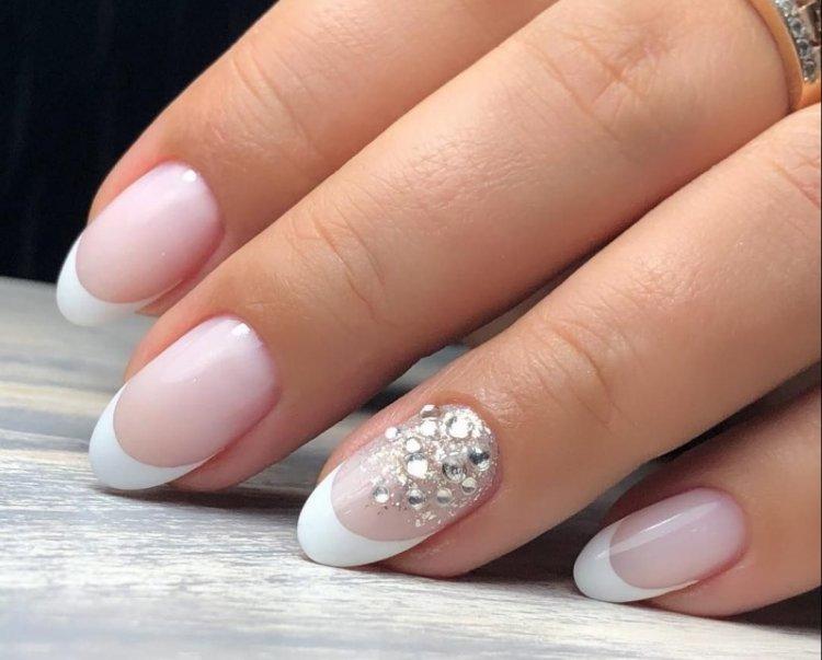 Mariage français 2020 - photo manucure