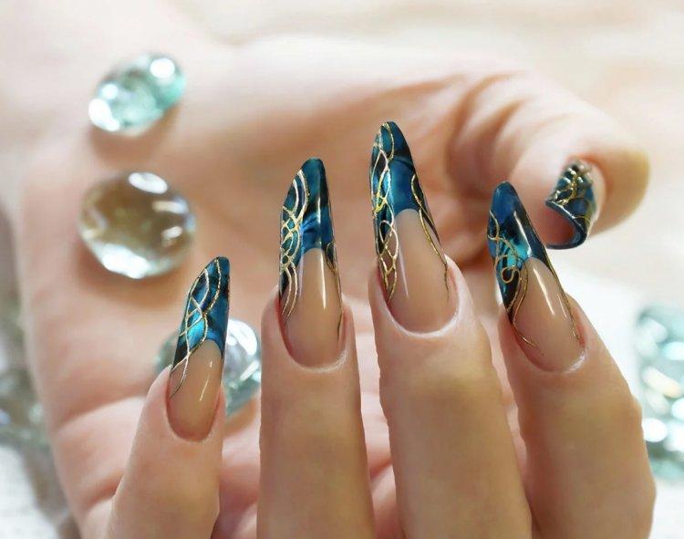 Français pour les ongles prolongés 2020 - photo de manucure