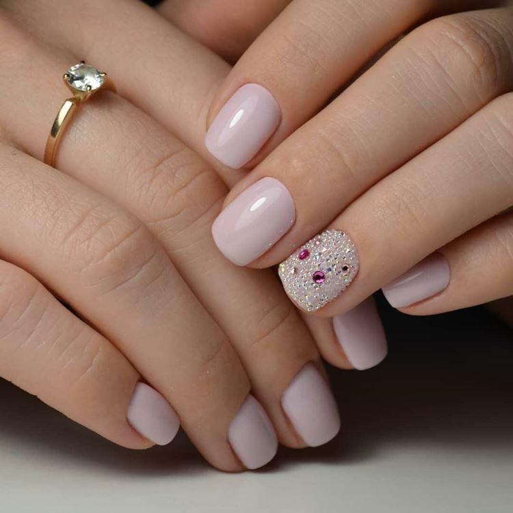 Manucure pour ongles courts 2020 - Couleurs délicates