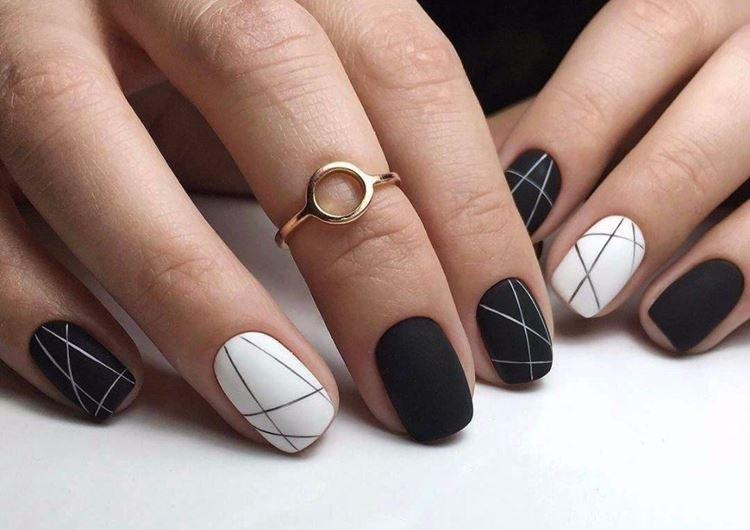 Manucure mate pour ongles courts