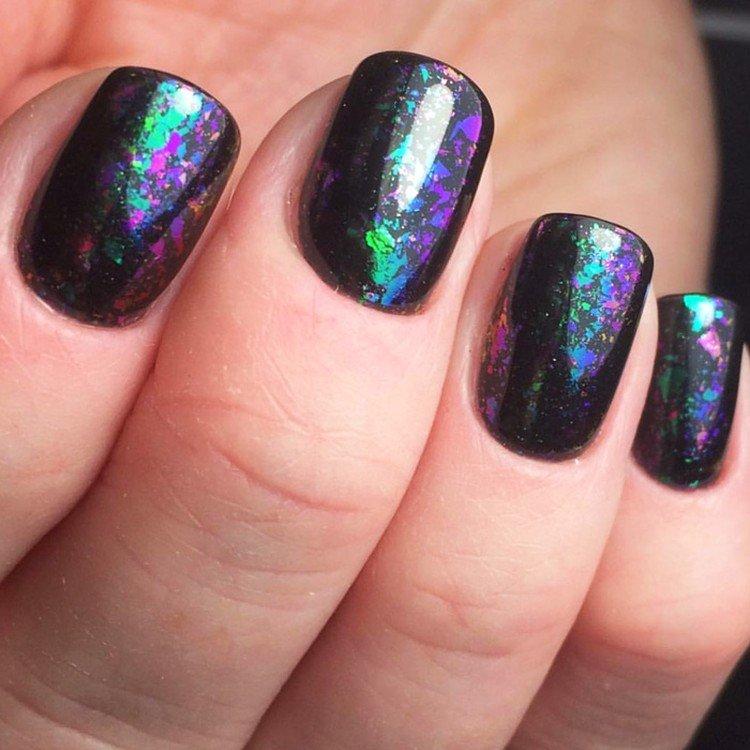 Manucure Yuki Flakes pour le Nouvel An 2021