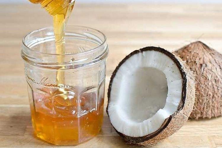 Masque capillaire à l'huile de coco et au miel