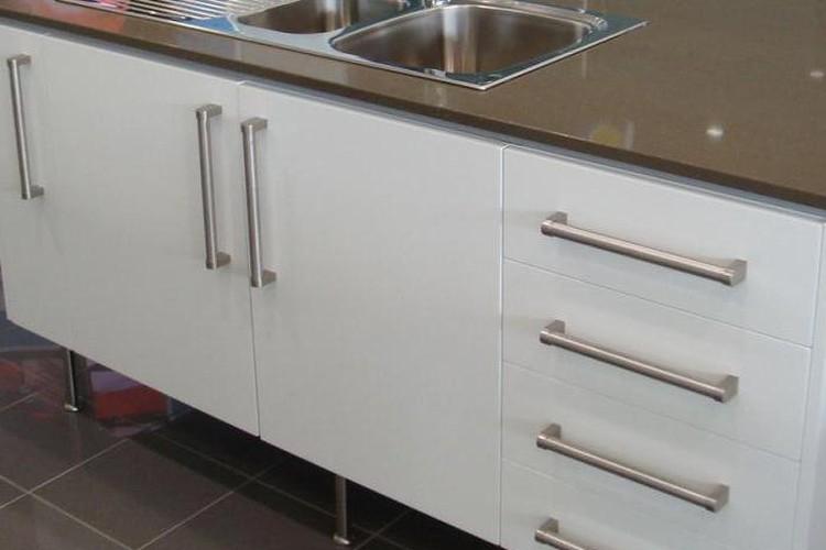 Barres de toit - Types de poignées de meubles