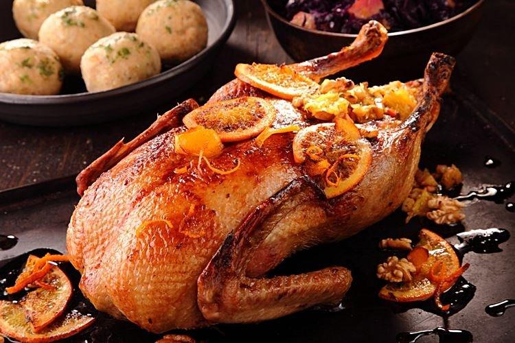 Canard à la poire et aux oranges - plats chauds pour le nouvel an 2021