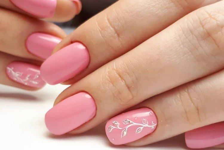 Rose - Couleurs tendance de la manucure 2019-2020