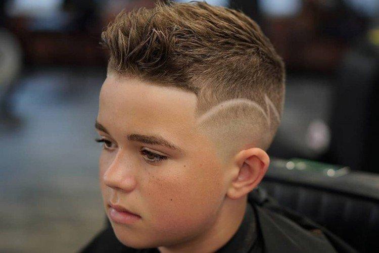 Quiff - Coupes de cheveux tendance pour garçons 2021