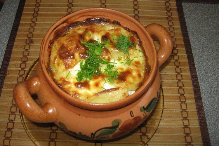 Viande en pots avec pommes de terre - recettes étape par étape