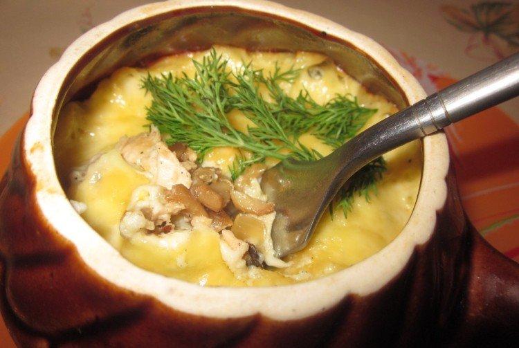 Viande en pots avec pommes de terre, crème et gingembre - recettes pas à pas