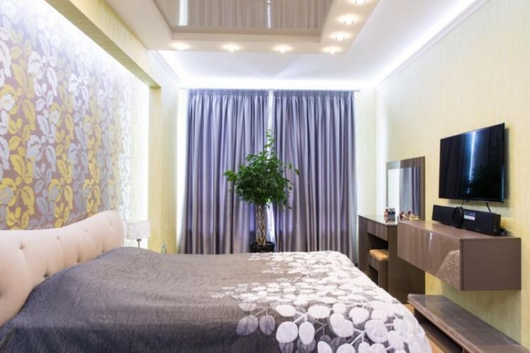 Spots - Eclairage et éclairage du plafond tendu dans la chambre